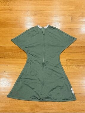 SleepingBaby Zipadee-Zip swaddle transition in small (4-8m)